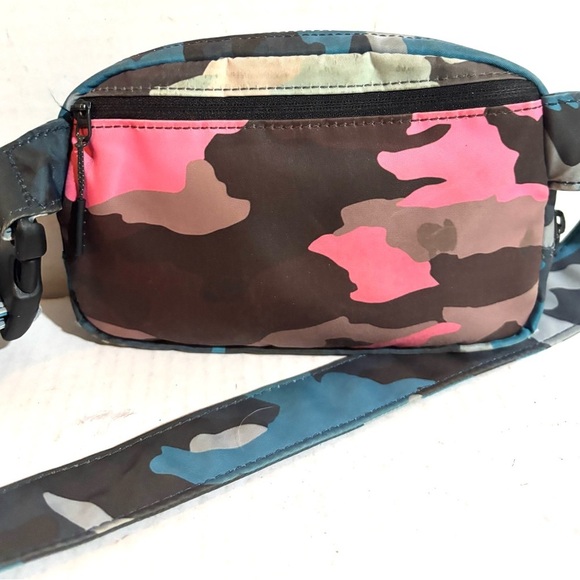 Lululemon athletica camouflage waist & fanny bag - Picture 2 of 6